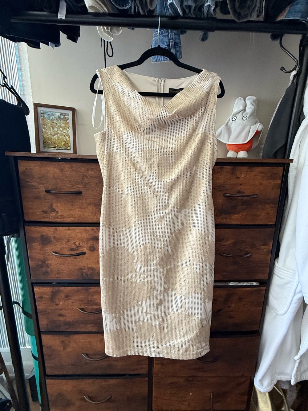 Donna Karan Cream-Beige Sleeveless Sheath Dress